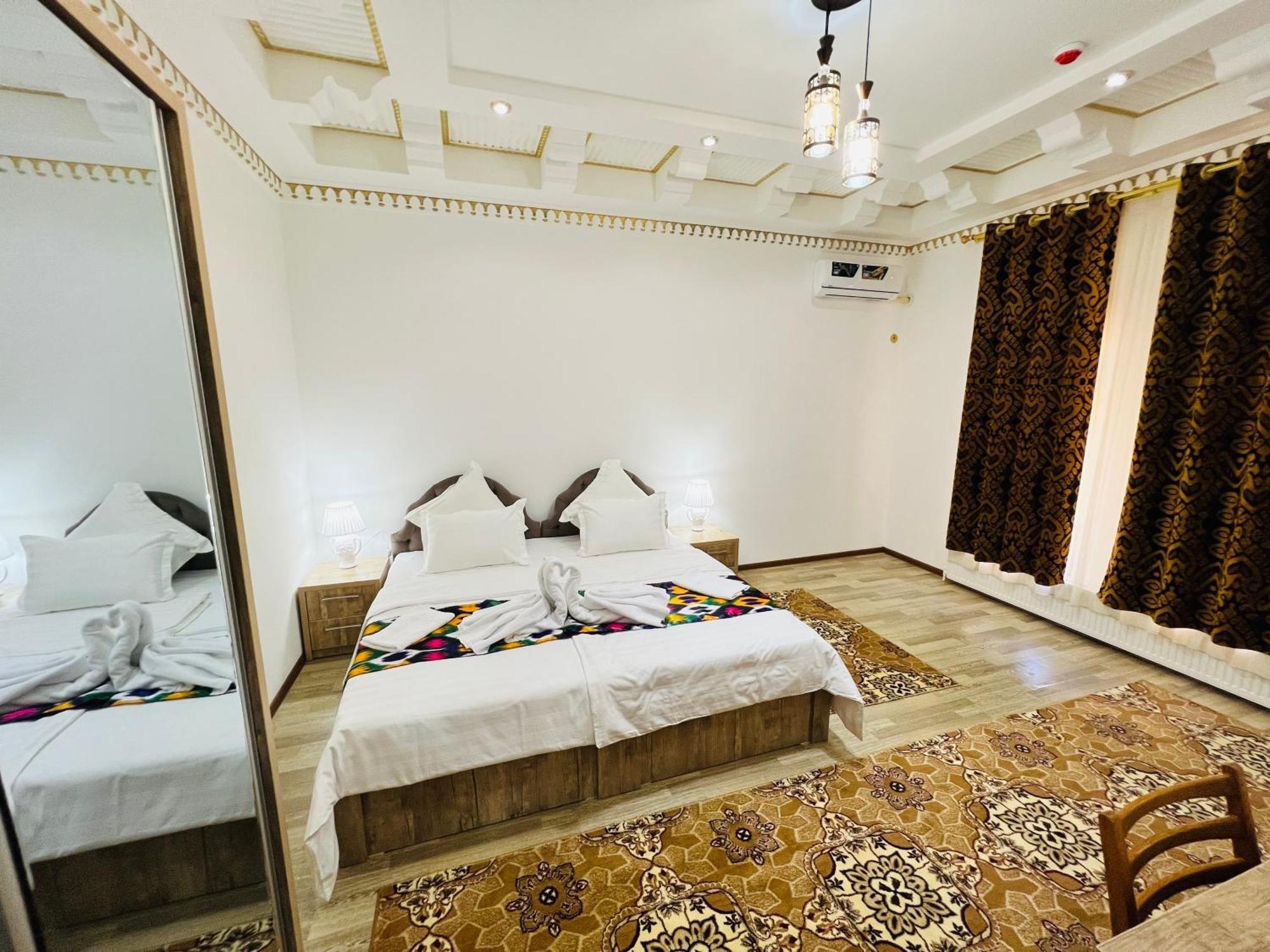 Lola Boutique Hotel Buchara Exteriör bild